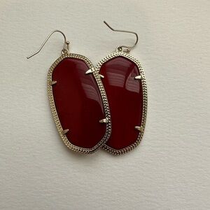 Kendra Scott Danielle Gold Drop earring - maroon